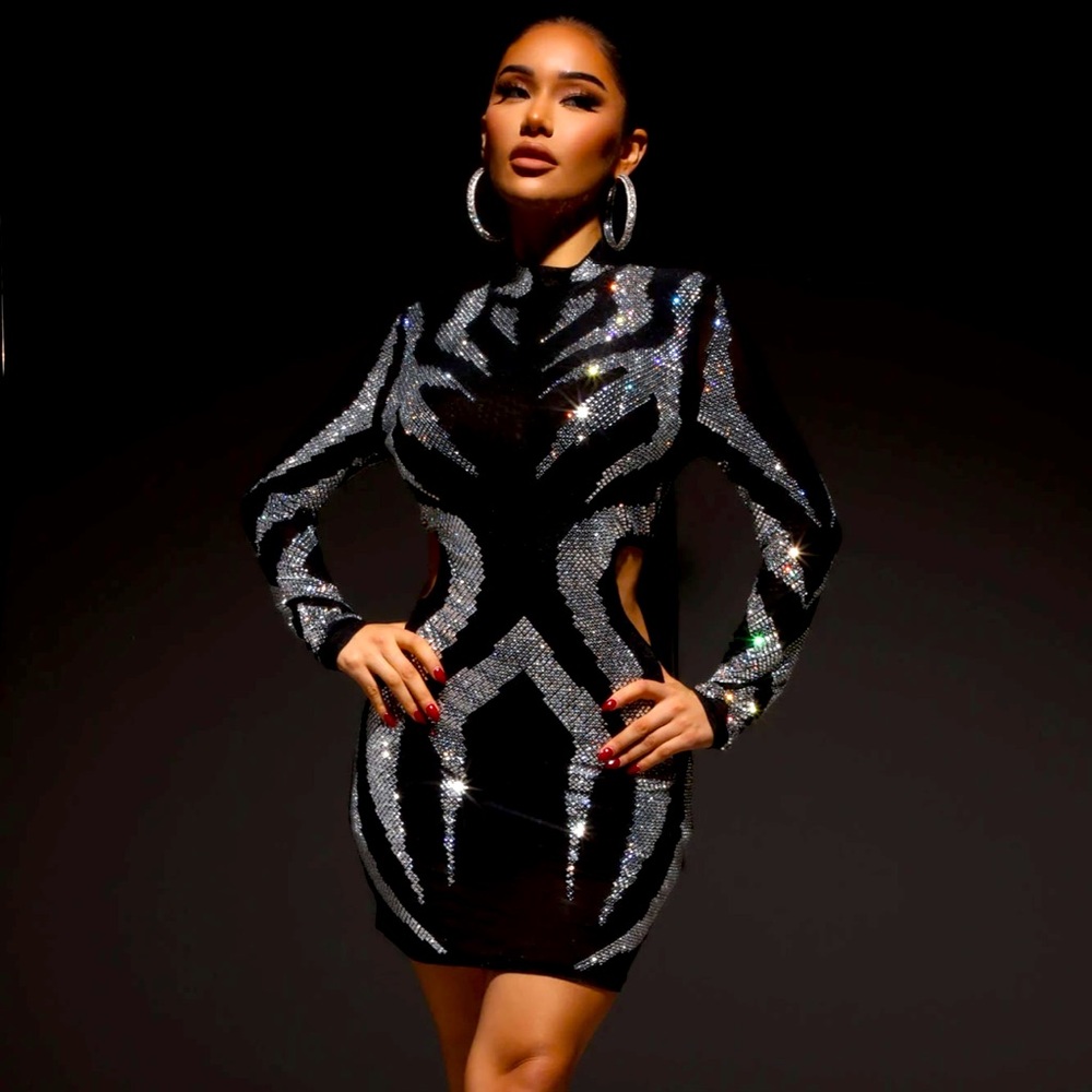 Fashion Nova Luxe XS Black/Silver Sequins Cut out Dress